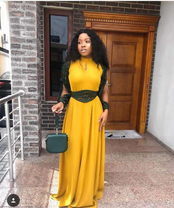 Captivating Yellow Dress Styles For Your Next OccasionParty (2)