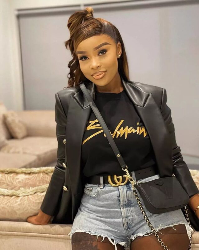 Fashionista Alert: Women Who Know How to Own Their Style! 🌟👜