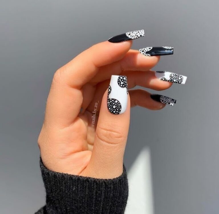 43 Exquisite Black Valentine Nails To Rock