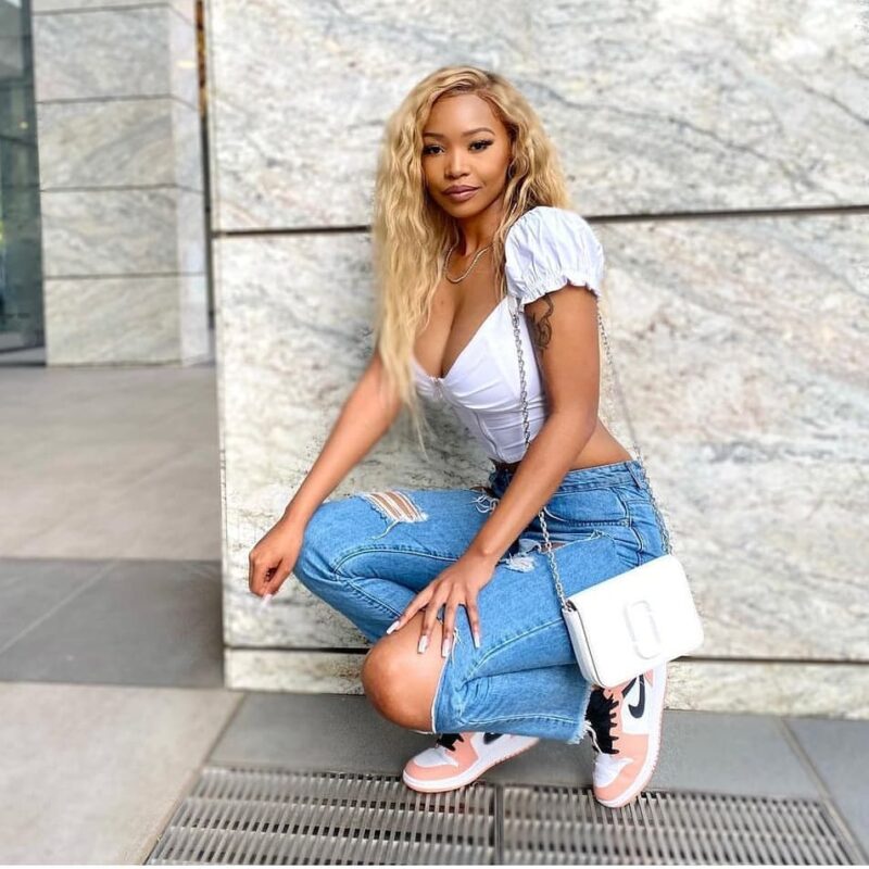 Weekend Style Boost 🌟: Chic Outfit Ideas for Ladies Who Love to Mix and Match